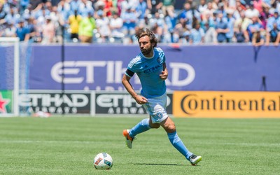 百博体育快讯-乌克兰队更衣室赛后掌声雷动